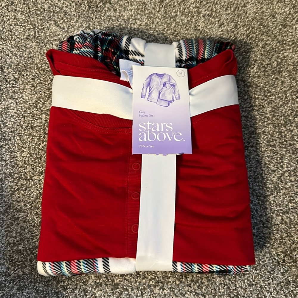 NWT* Stars Above Pajama Set